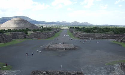 Vroege rondleiding door Teotihuacan
